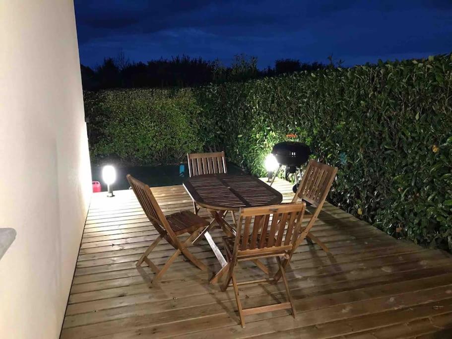 Maisonnette Avec Terrasse Argences المظهر الخارجي الصورة